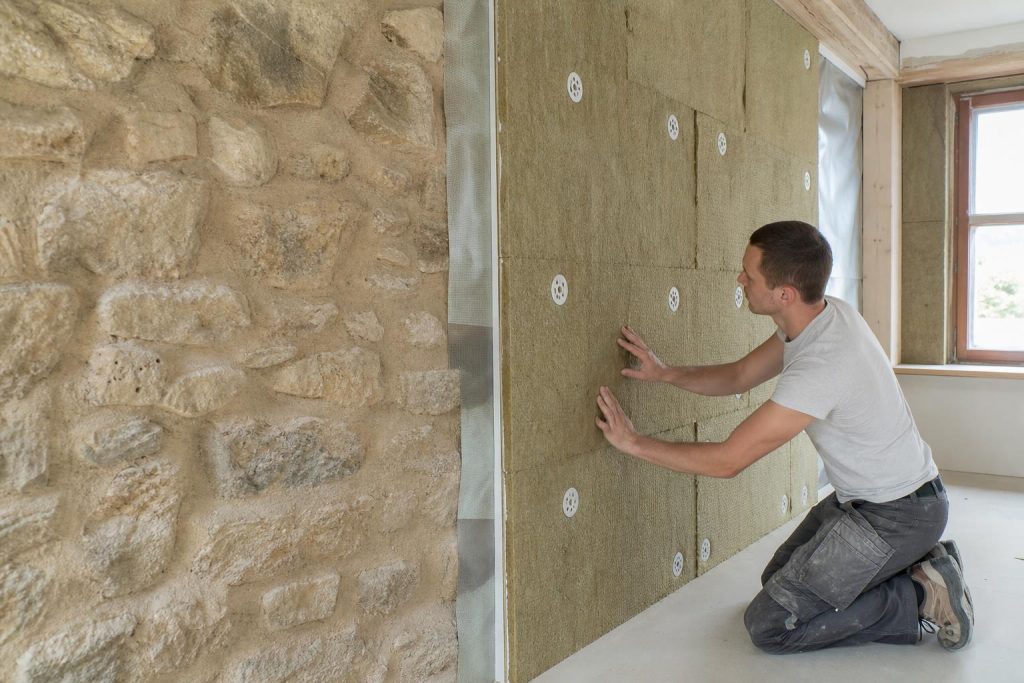 découvrez les méthodes efficaces pour isoler un mur en pierre et améliorer le confort thermique de votre intérieur tout en préservant le charme de votre bâtiment.